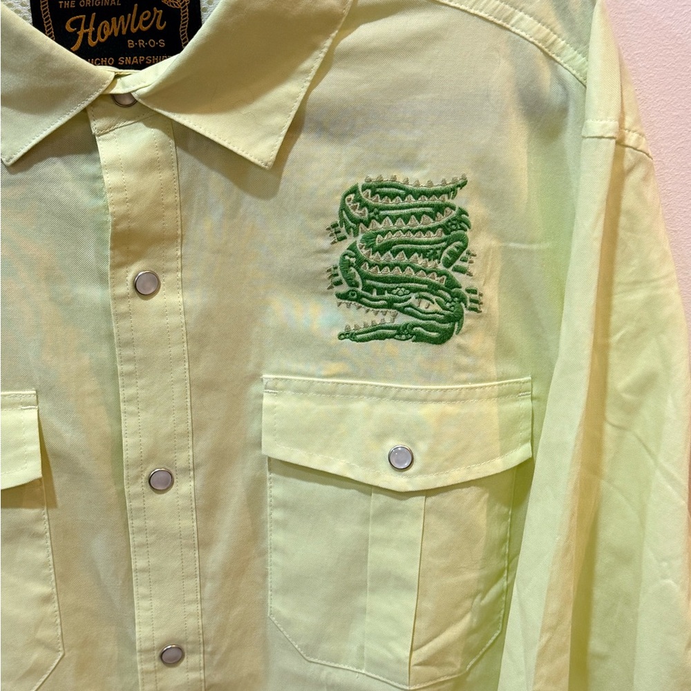 Howler Brothers - Slithering Gators - size LARGE - NWT